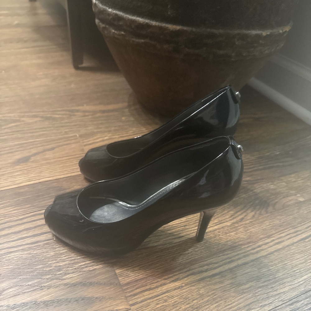 STUART WEITZMAN Black Patent Platform Pumps 6.5